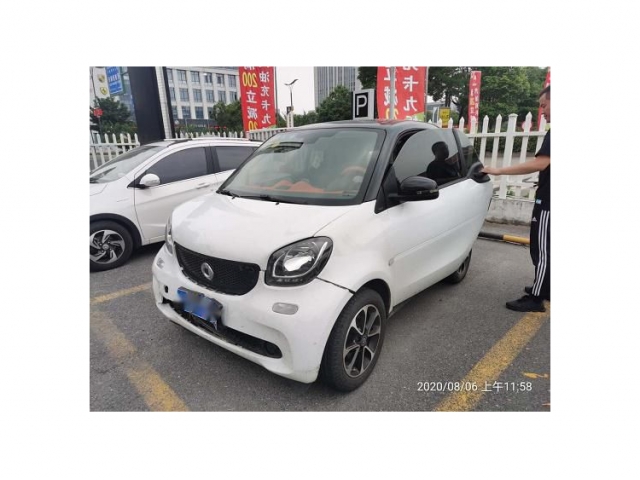 smartsmart fortwo2015款 1.0L 52千瓦硬顶灵动版