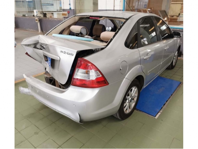 福特福克斯2011款 三厢 1.8L 手动舒适型