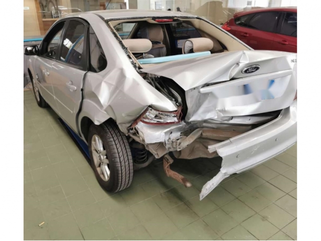 福特福克斯2011款 三厢 1.8L 手动舒适型