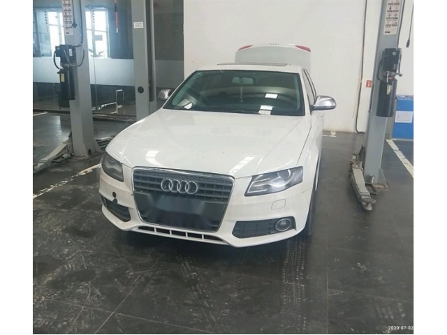 奥迪奥迪A4L2012款 2.0 TFSI 自动标准型