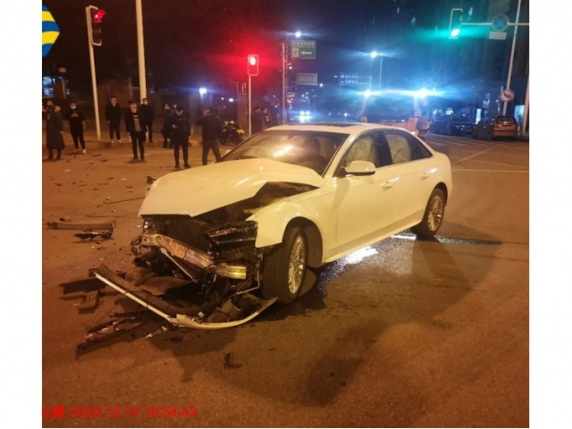 奥迪奥迪A4L2015款 35 TFSI 自动标准型