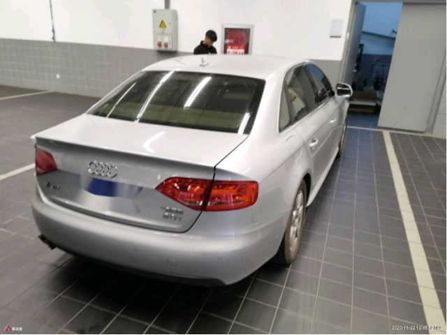 奥迪奥迪A4L2009款 2.0 TFSI 标准型