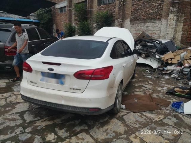 福特福克斯2015款 三厢 1.6L 手动舒适型