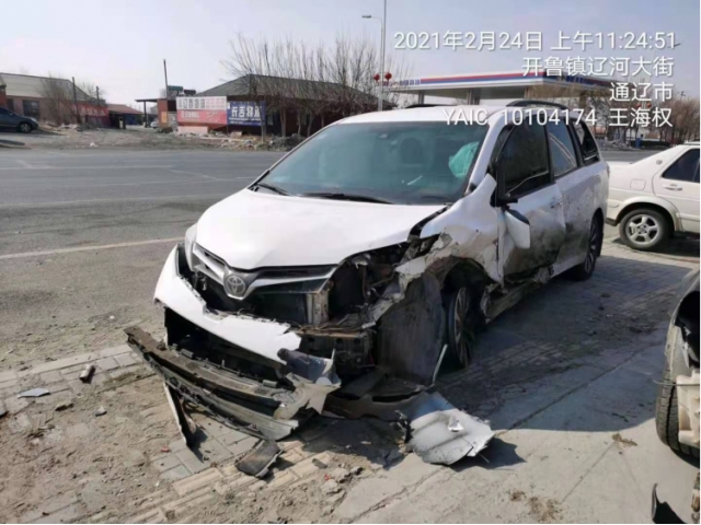 丰田Sienna2015款 3.5L 四驱L