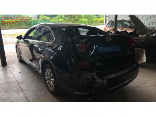 大众帕萨特2011款 1.8TSI DSG尊荣版