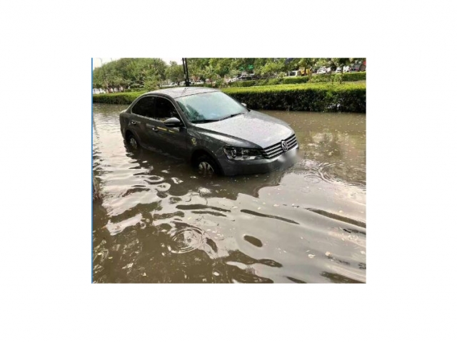大众帕萨特2014款 1.8TSI DSG尊荣版
