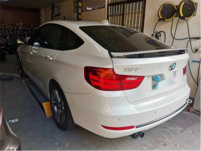 宝马宝马3系GT2016款 328i 设计套装型