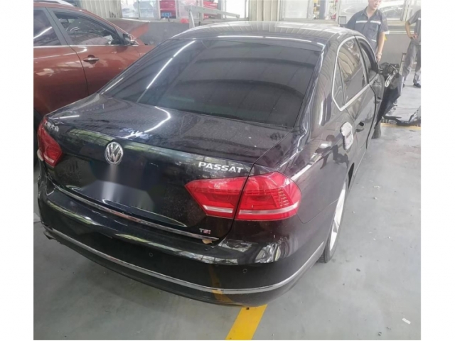大众帕萨特2011款 1.8TSI DSG尊荣版