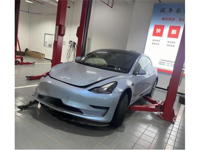 特斯拉Model 3