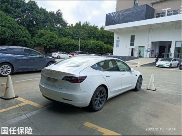 特斯拉Model 3