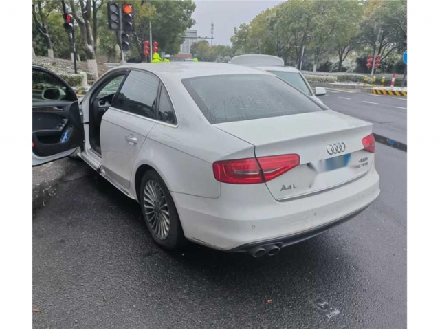 奥迪奥迪A4L2016款 35 TFSI 典藏版 自动标准型