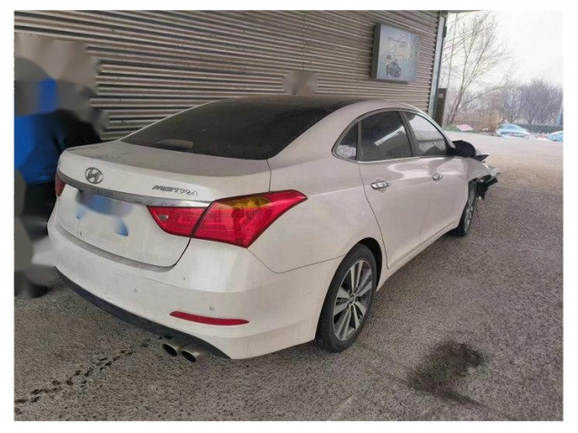现代名图2016款 1.8L 自动尊贵型DLX