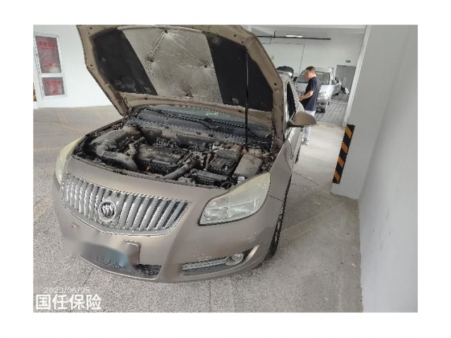 别克君威2012款 1.6T 手动精英运动版