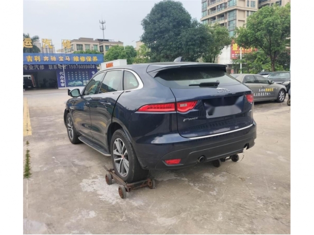 捷豹捷豹F-PACE2016款 2.0T 两驱R-Sport运动版