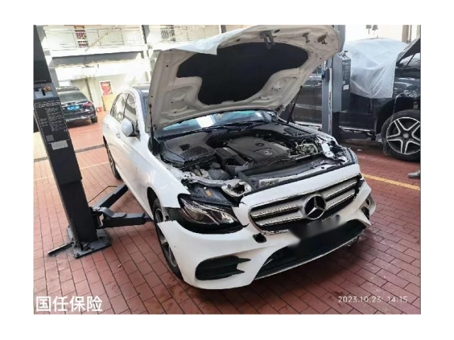 奔驰奔驰E级2017款 E 300 L 运动时尚型