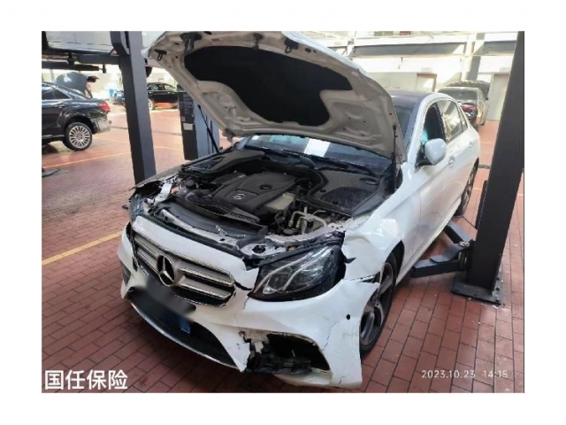 奔驰奔驰E级2017款 E 300 L 运动时尚型