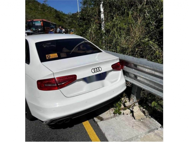 奥迪奥迪A4L2013款 40 TFSI quattro个性运动型