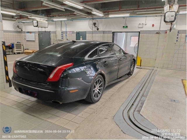 捷豹捷豹XJ2014款 XJL 2.0T 两驱尊享商务版